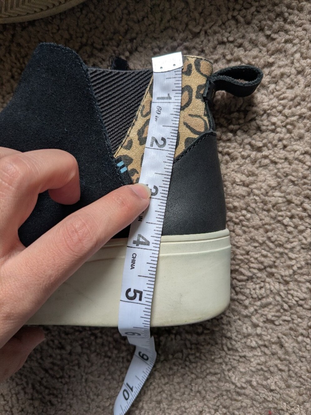 🖤 Toms Suede Booties - Picture 5 of 9
